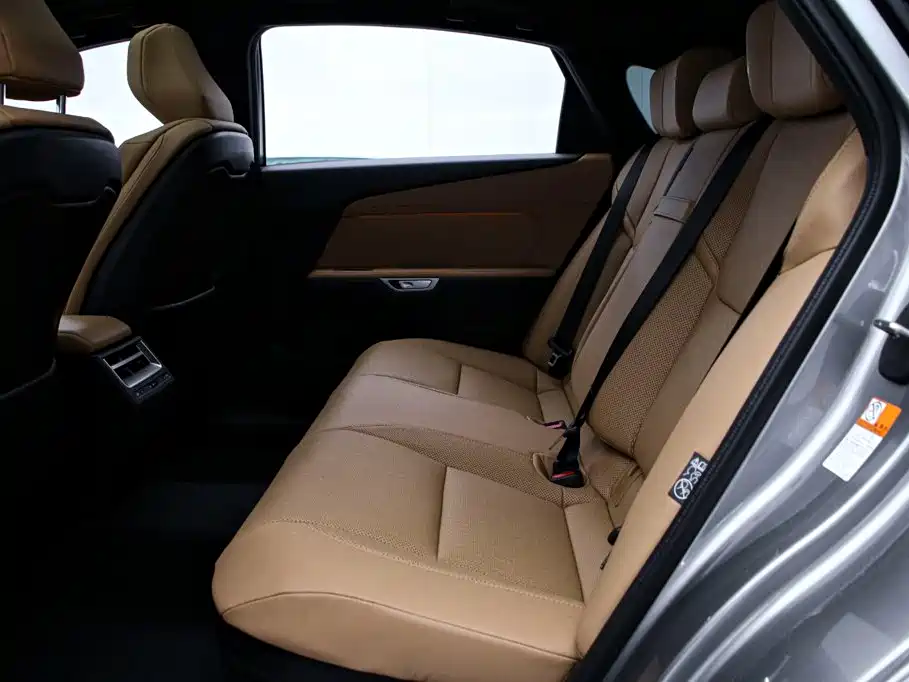 Lexus ES 2026 2025 Model 300h Base Version