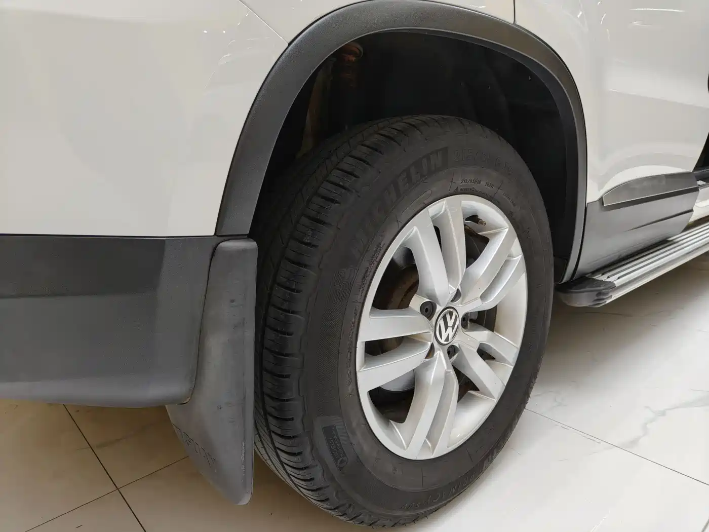 Volkswagen Tiguan 2015 1.8TSI Automatic 2WD Trendline фото 9