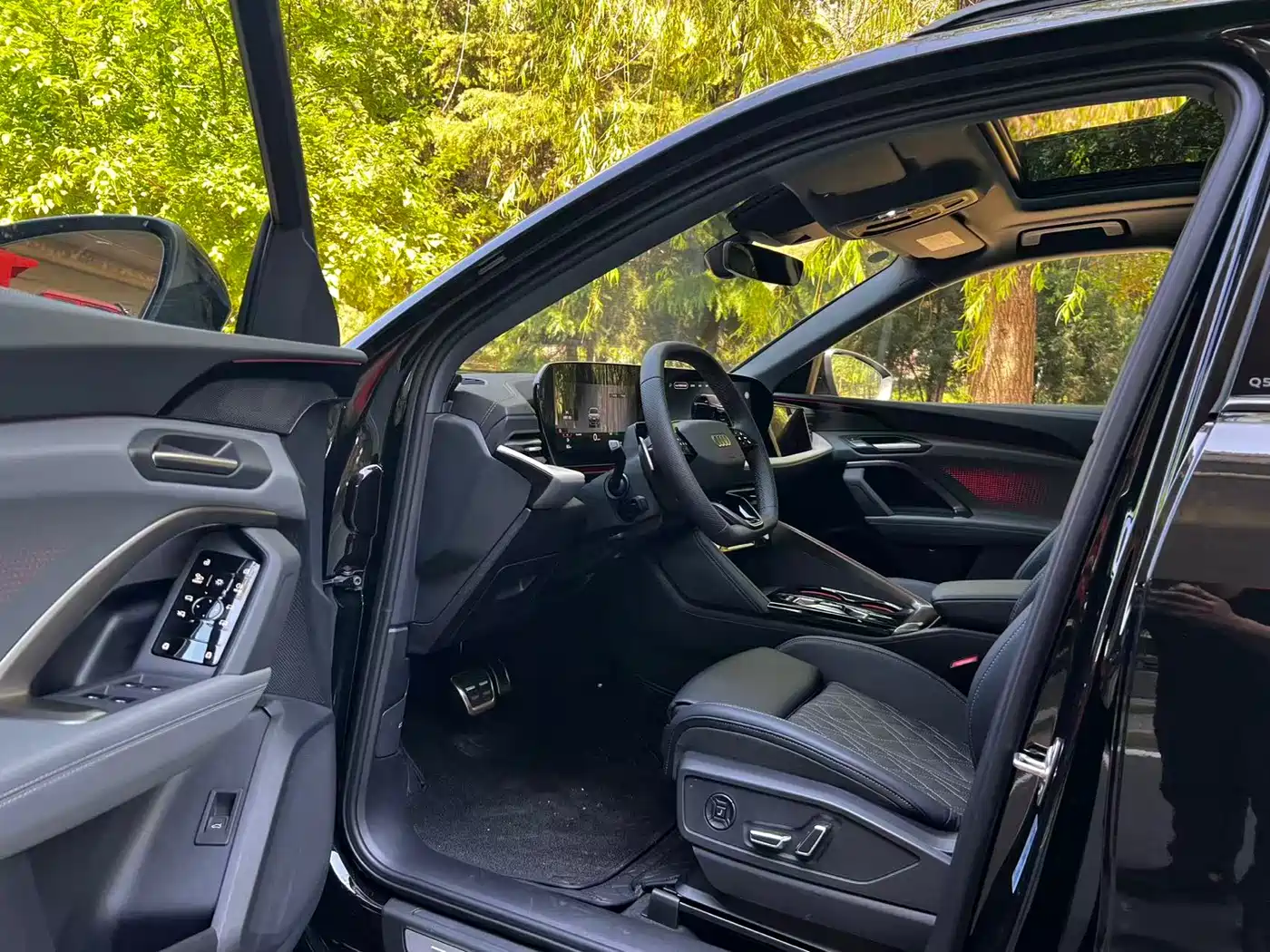 Audi Q5L 2026 Luxury Sport 150kW фото 4