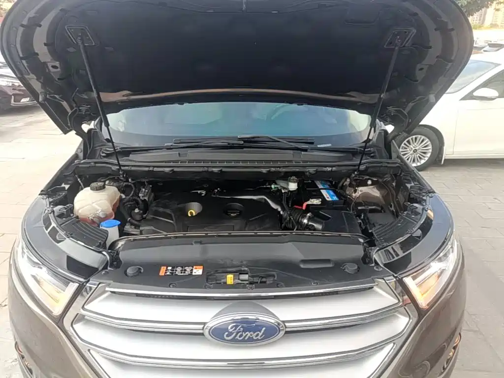 Фото 17 - Ford Edge