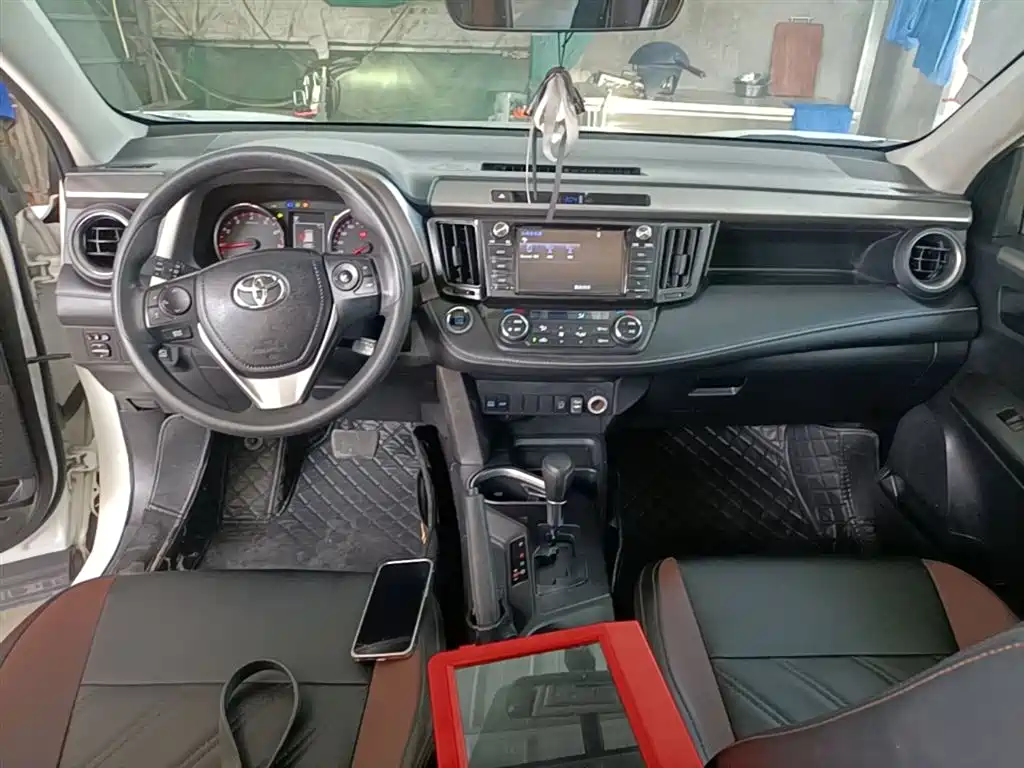 Toyota RAV4 Rongfang 2019 2.0L CVT 2WD Style X Limited Edition China VI фото 10
