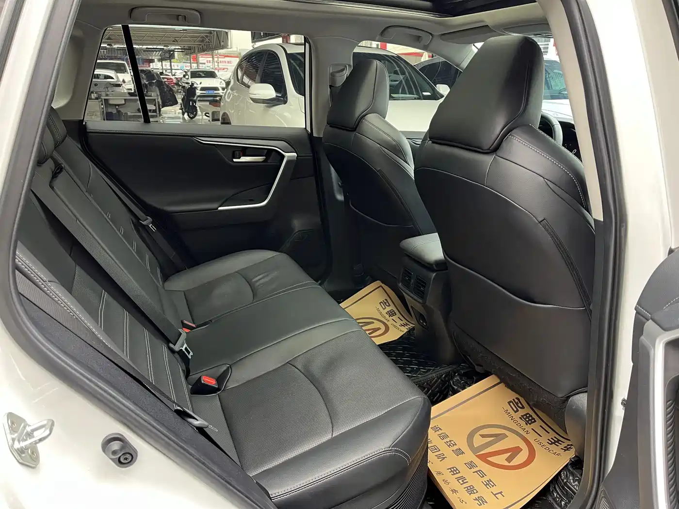 Toyota Wildlander 2026 2023 Hybrid 2.5L E-CVT AWD Premium Edition