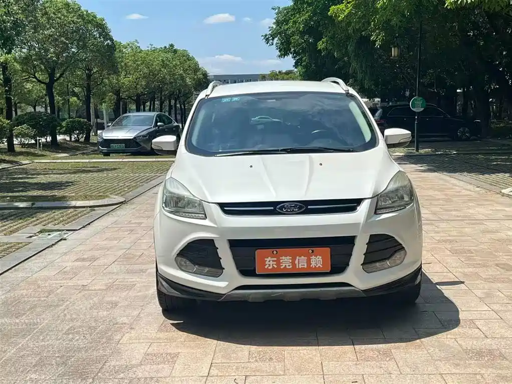 Фото 3 - Ford Kuga