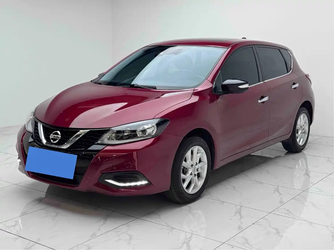Фото 1 - Nissan Tiida