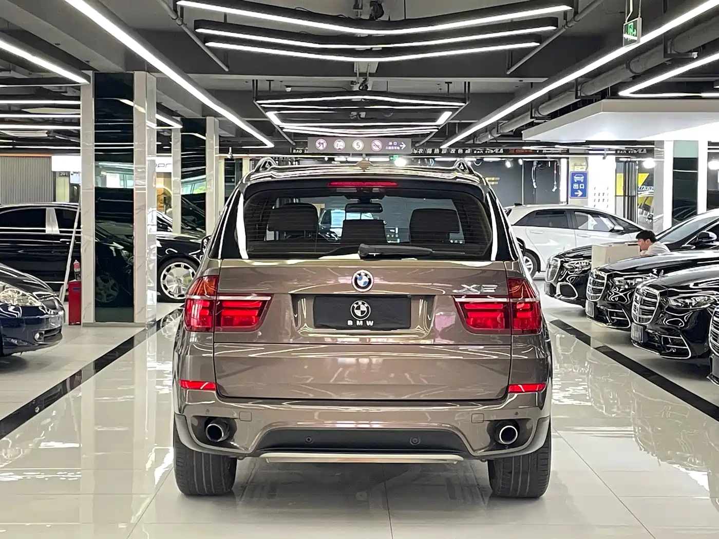 BMW X5 (Import) 2011 xDrive35i Leading Edition фото 50