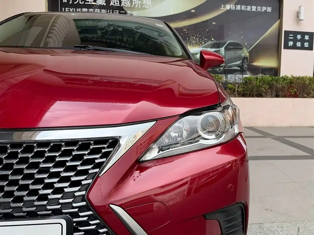 Фото 5 - Lexus CT