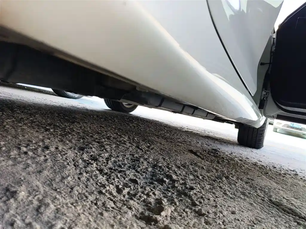 Toyota Camry 2015 2.5G Luxury Navigation Edition фото 21