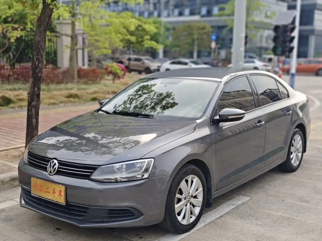 Фото 1 - Volkswagen Sagitar