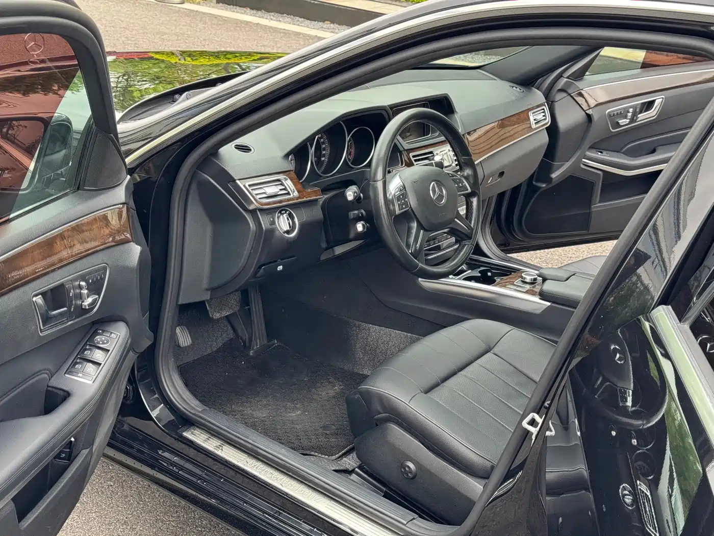 Mercedes-Benz E-Class 2015 E 200 L фото 17