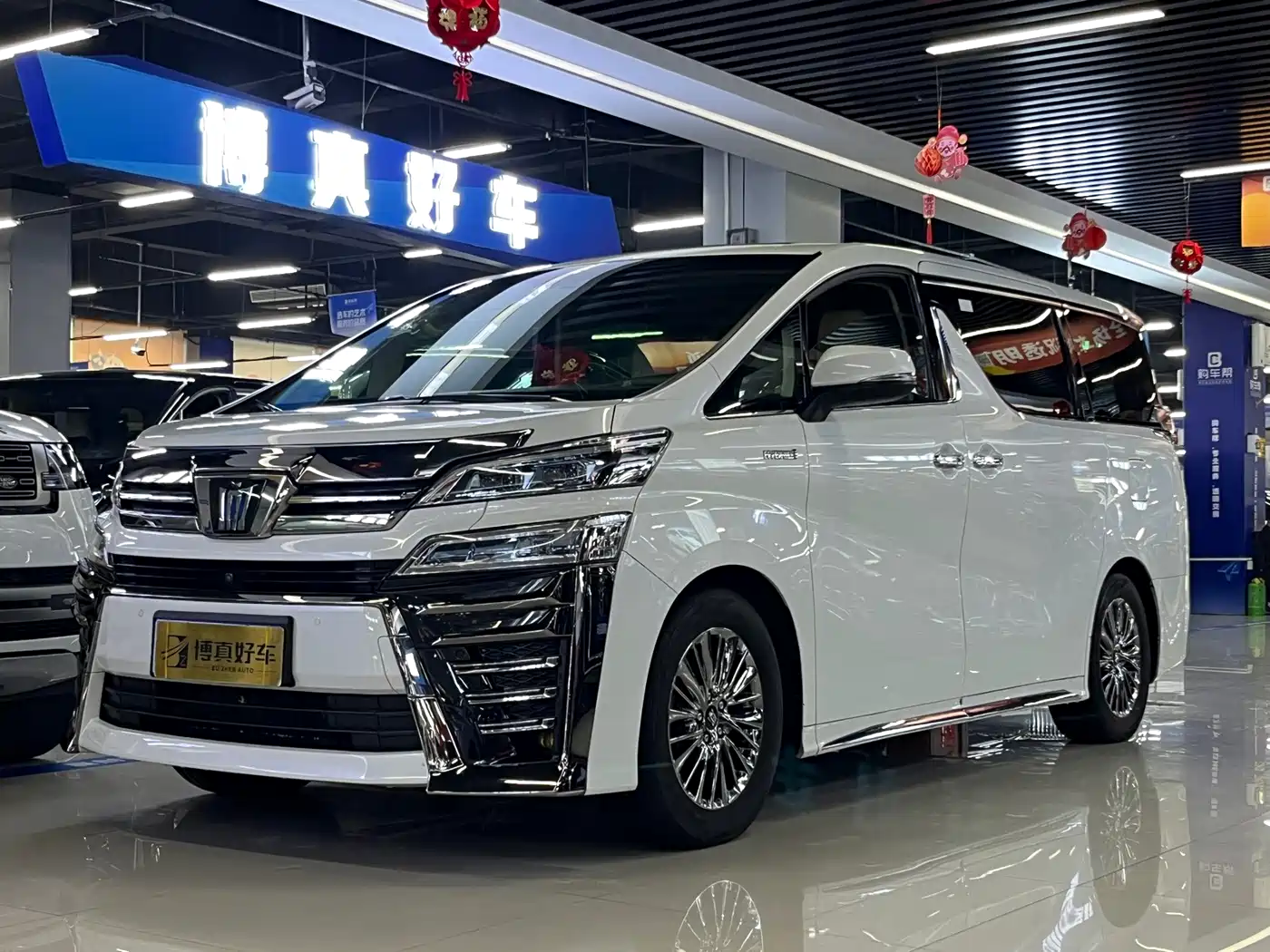 Toyota Vellfire 2023 — пригон из Китая