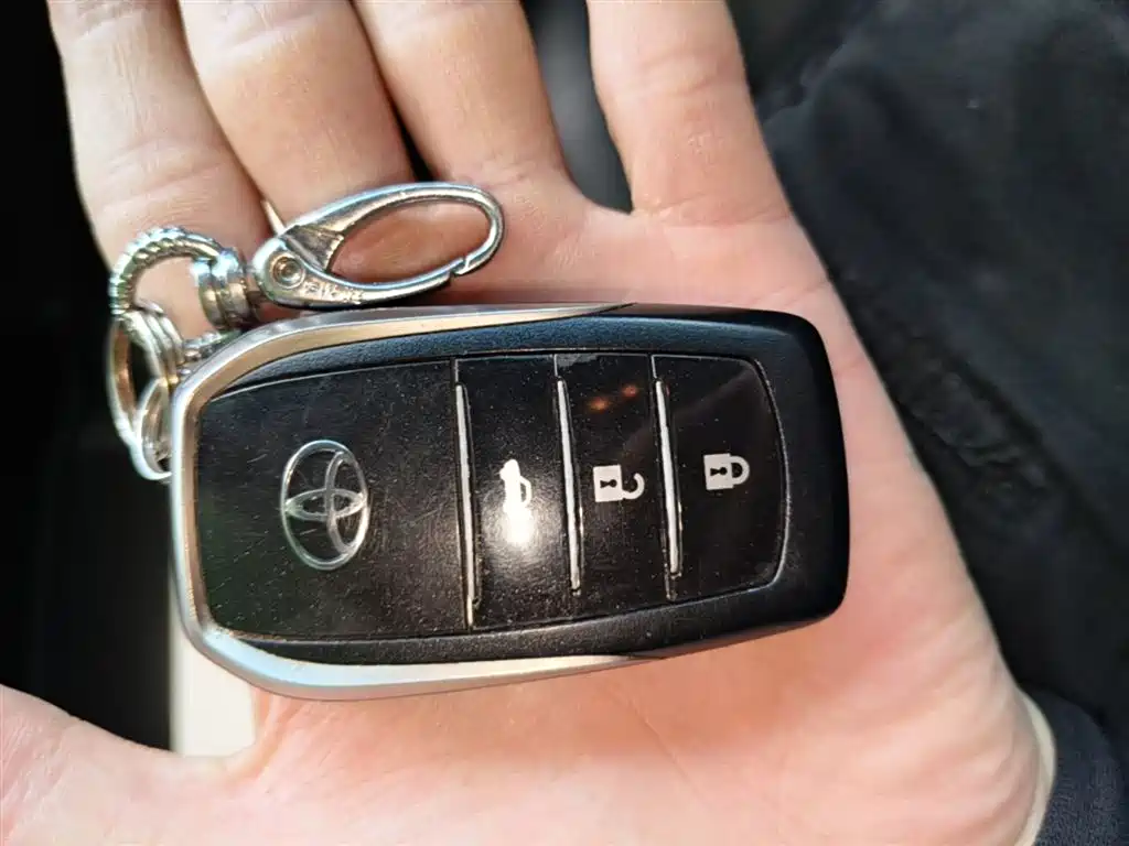 Toyota Camry 2015 2.5G Luxury Navigation Edition фото 9