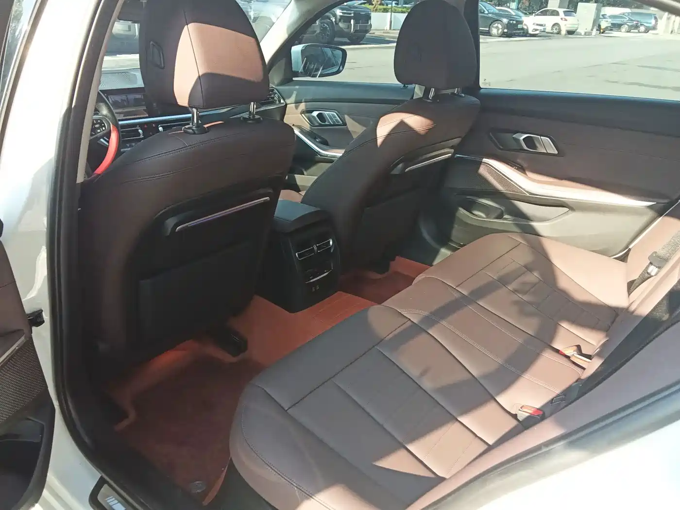 Photo 16 - BMW 3 Series