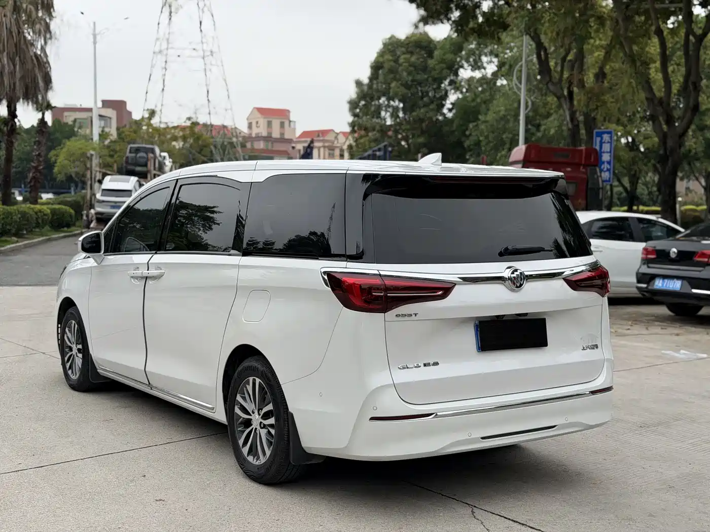Buick GL8 2023 ES Landmaster Exclusive фото 9