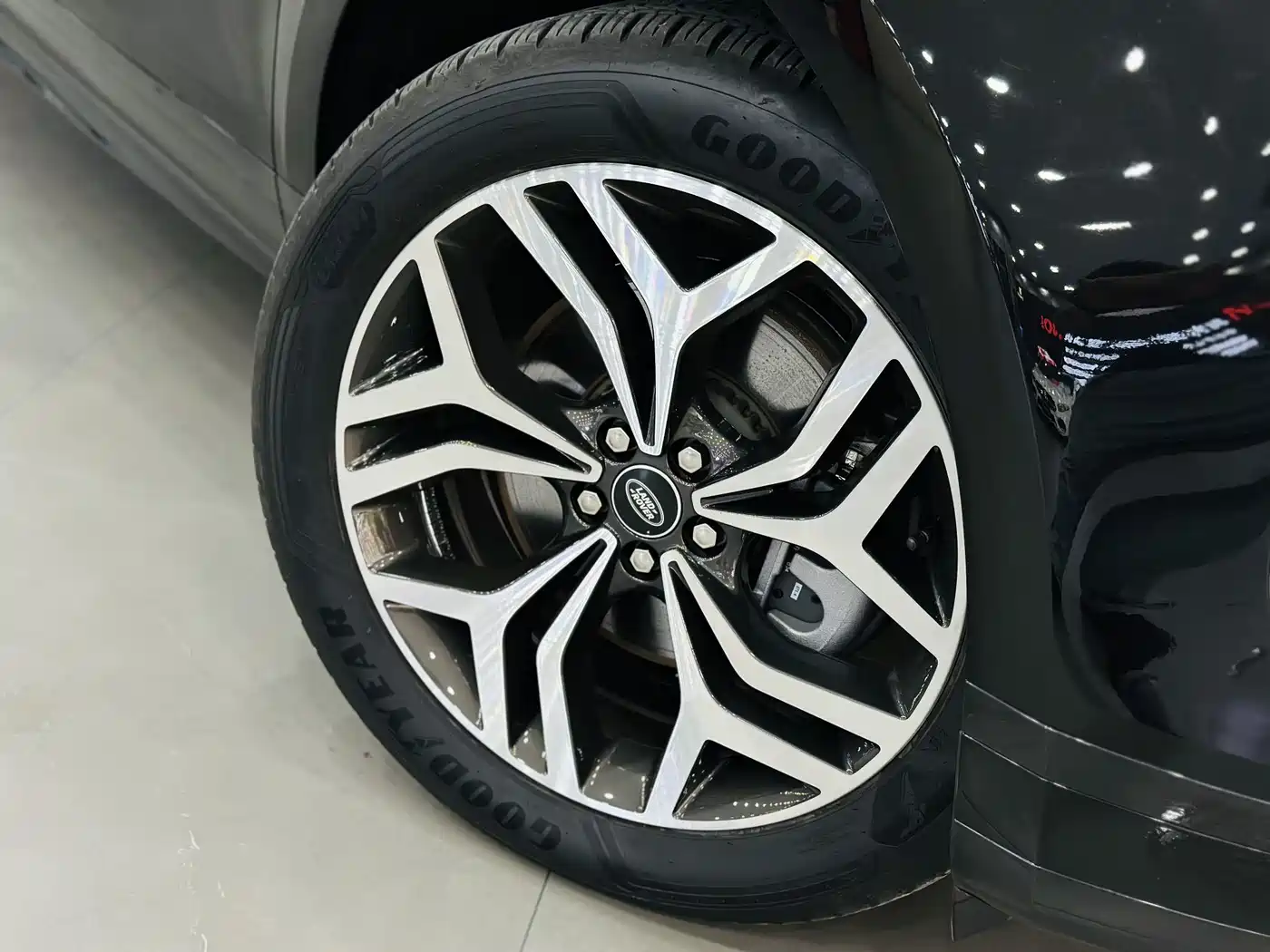 Land Rover Range Rover Evoque 2024 Range Rover Evoque L 249PS Light Master Edition фото 10