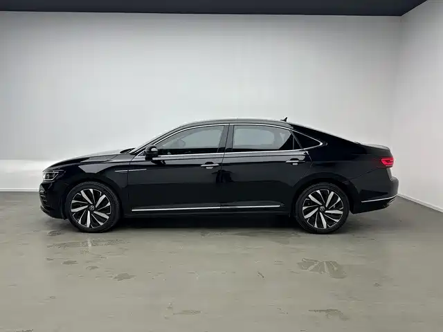 Фото 3 - Volkswagen Passat