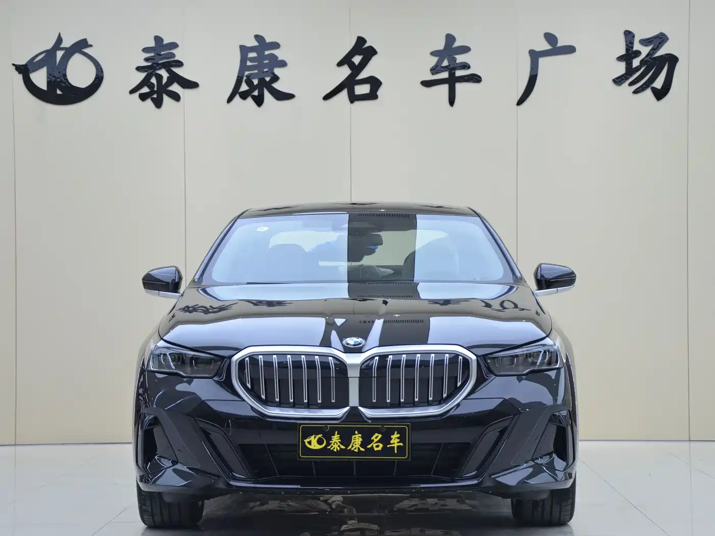 BMW 5 Series 2026 Model Year Facelift 530Li Leading M Sport Package фото 2