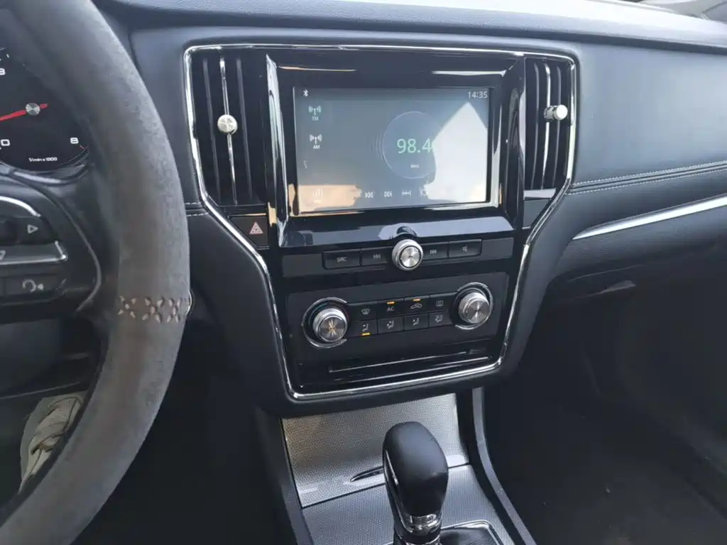Roewe i6 2017 2017 20T Auto Flagship Edition