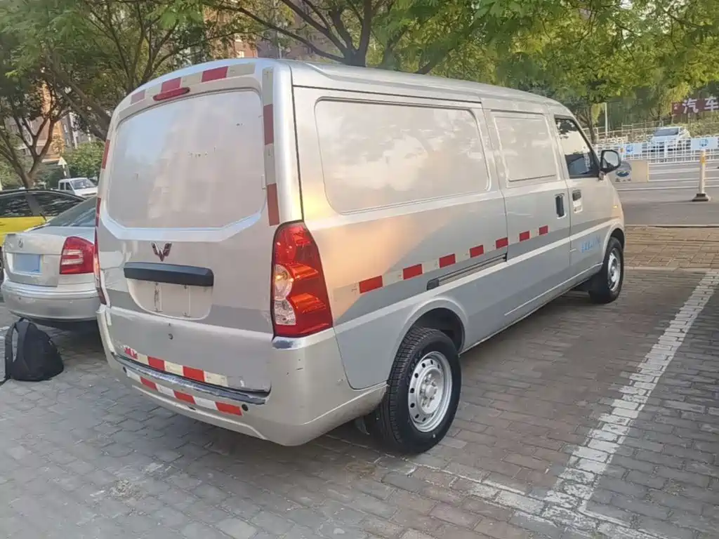 Wuling Motors Wuling EV50 2023 2021 Van Logistics Vehicle with Lishen 41.6kWh Liuji Electronic Control