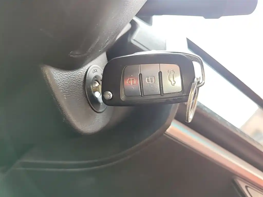 Geely Yuanjing X1 2018 2017 1.3L Auto Fun Edition