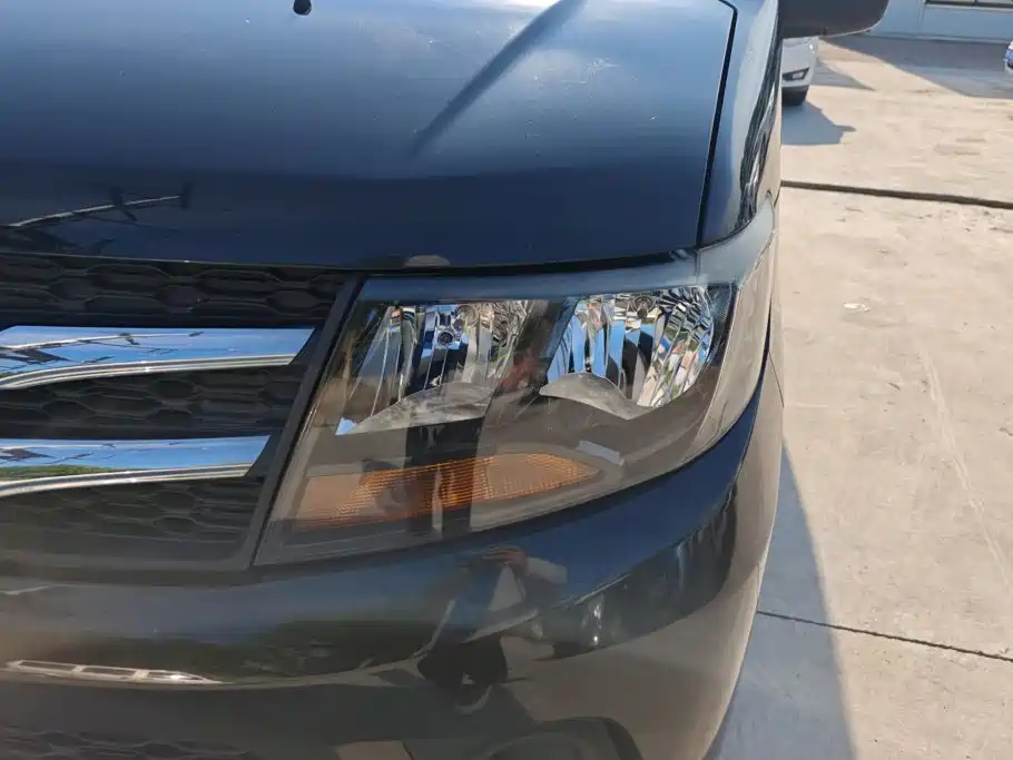 JAC Refine M3 2017 2015 Maker Edition 1.6L Luxury