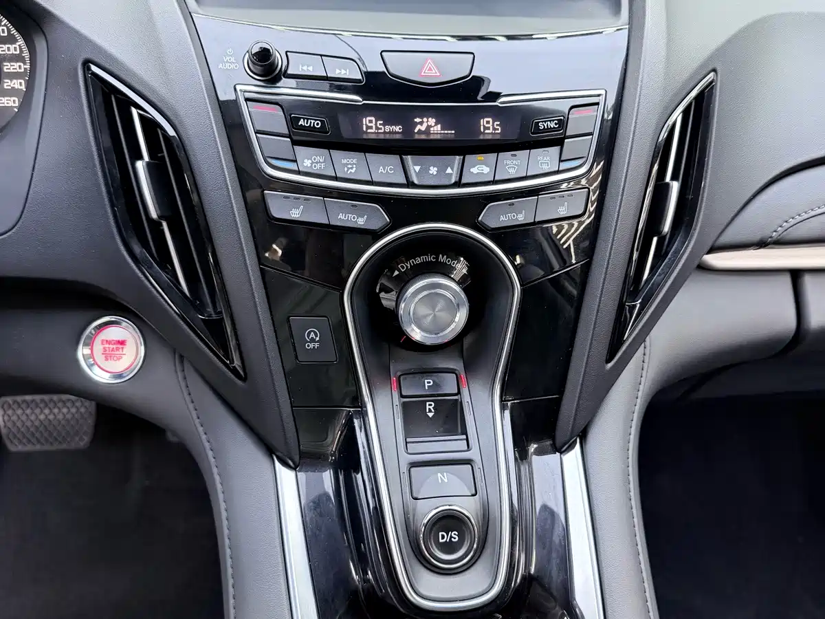 Фото 16 - Acura RDX