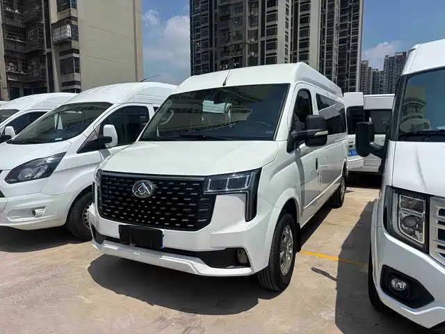 SAIC Maxus Xintu V80 2023 2.0T PLUS Manual Business Travel Edition Long Wheelbase Medium Roof 9 Seats (3 Rows)
