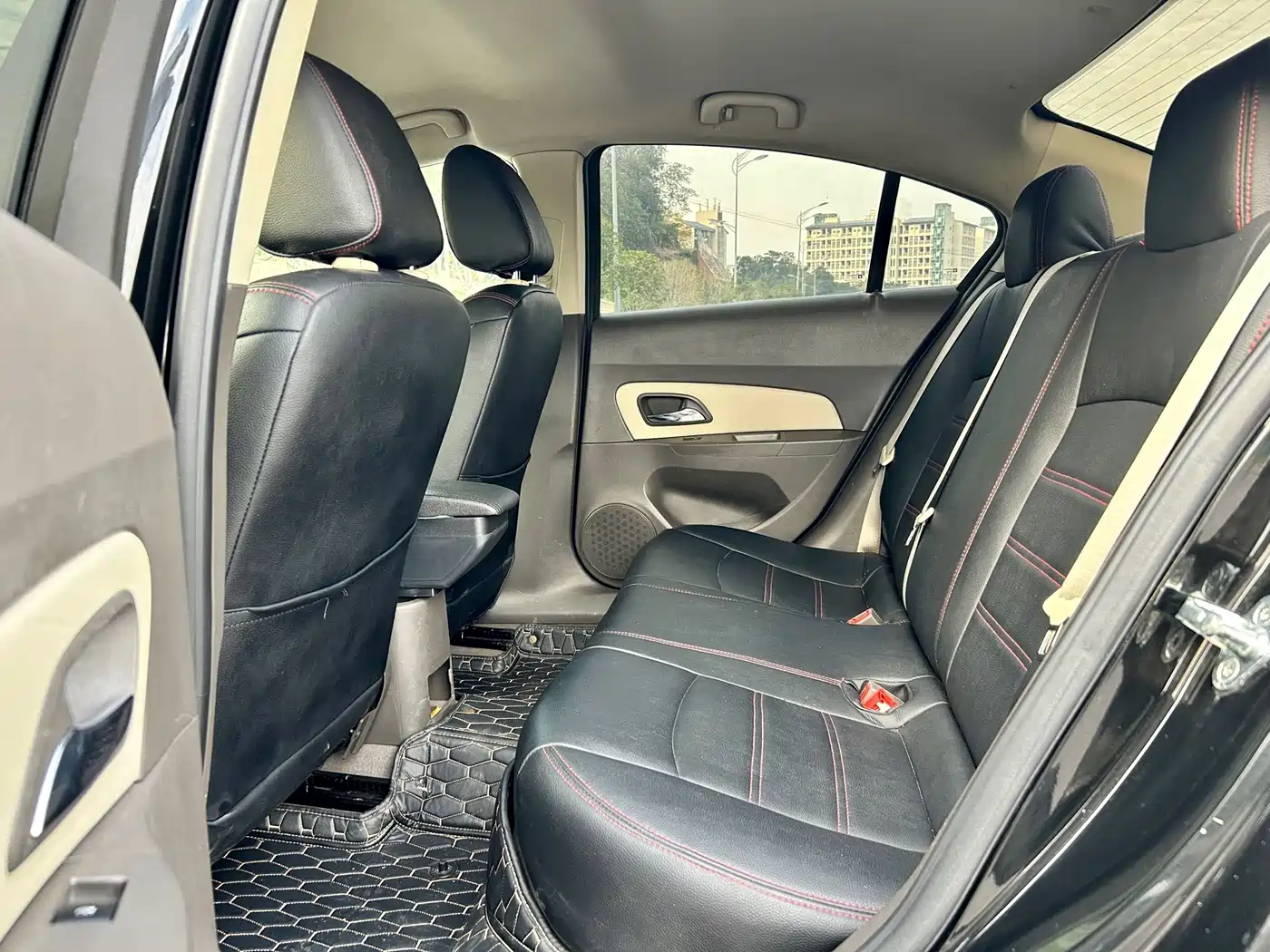 Фото 6 - Chevrolet Cruze