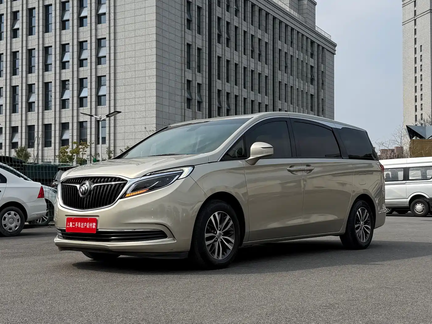 Buick GL8 2018 ES 28T Luxury Type China VI фото 2