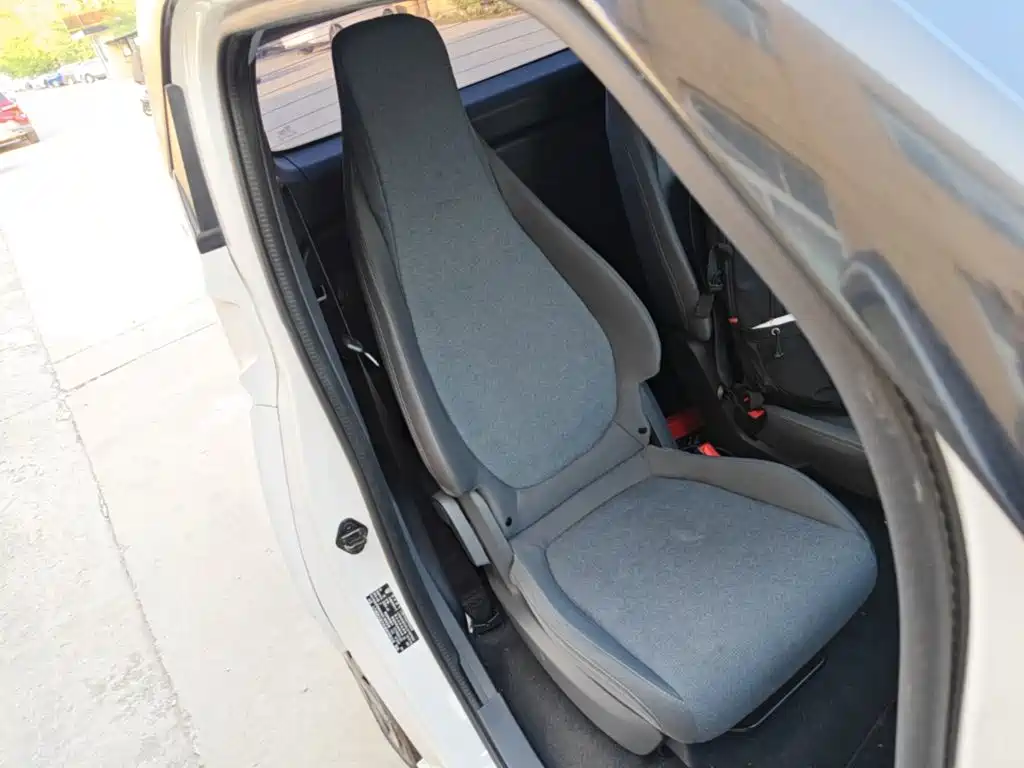Фото 25 - Baojun E200