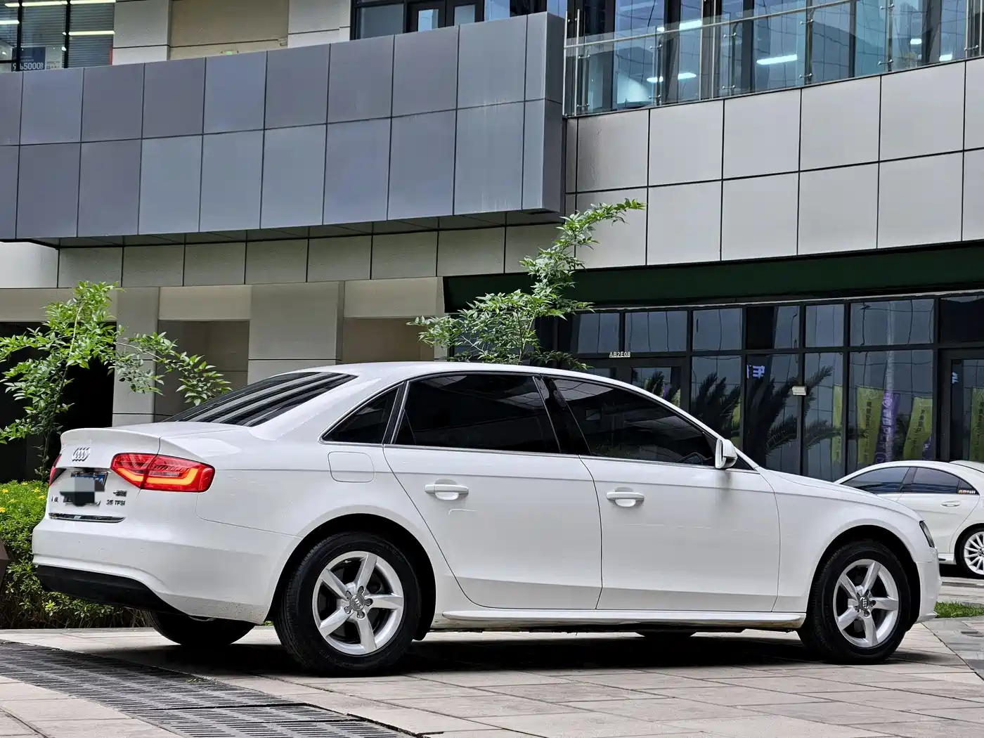 Audi A4L 2013 35 TFSI Automatic Comfort фото 9