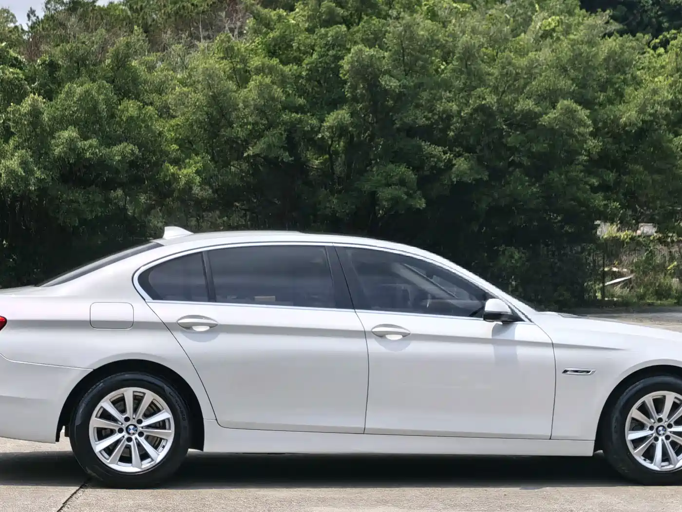 BMW 5 Series 2017 520Li Classic Edition фото 8