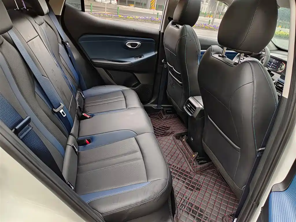 GAC Trumpchi Trumpchi GS3 2023 Shadow Speed 270T Power Enjoyment Edition фото 10