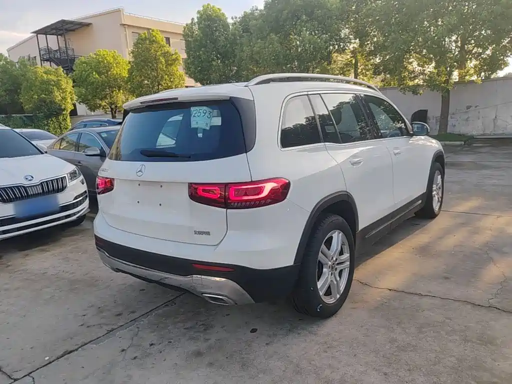 Фото 7 - Mercedes-Benz GLB