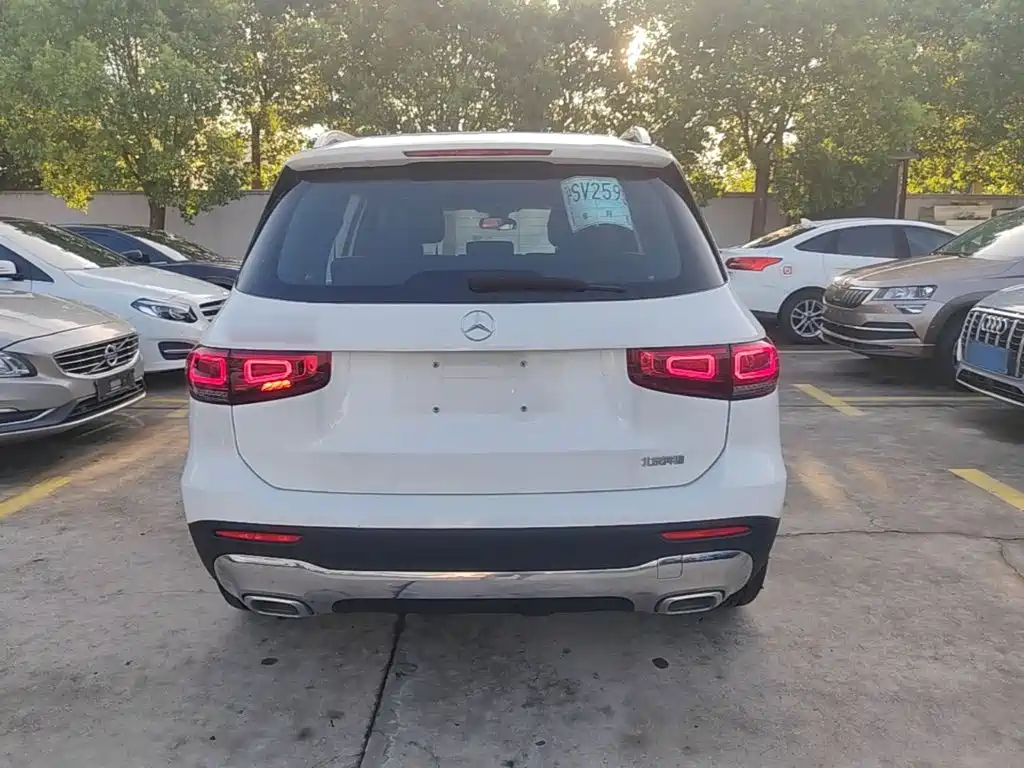 Фото 6 - Mercedes-Benz GLB