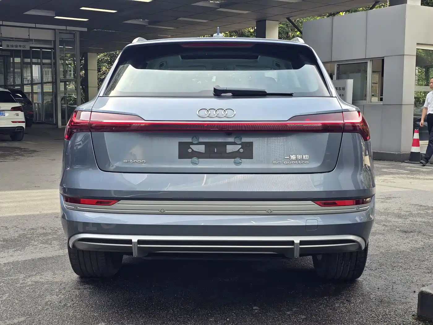 Audi e-tron 2021 50 quattro Exclusive Selection фото 6