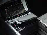 Photo 18 - Audi e-tron