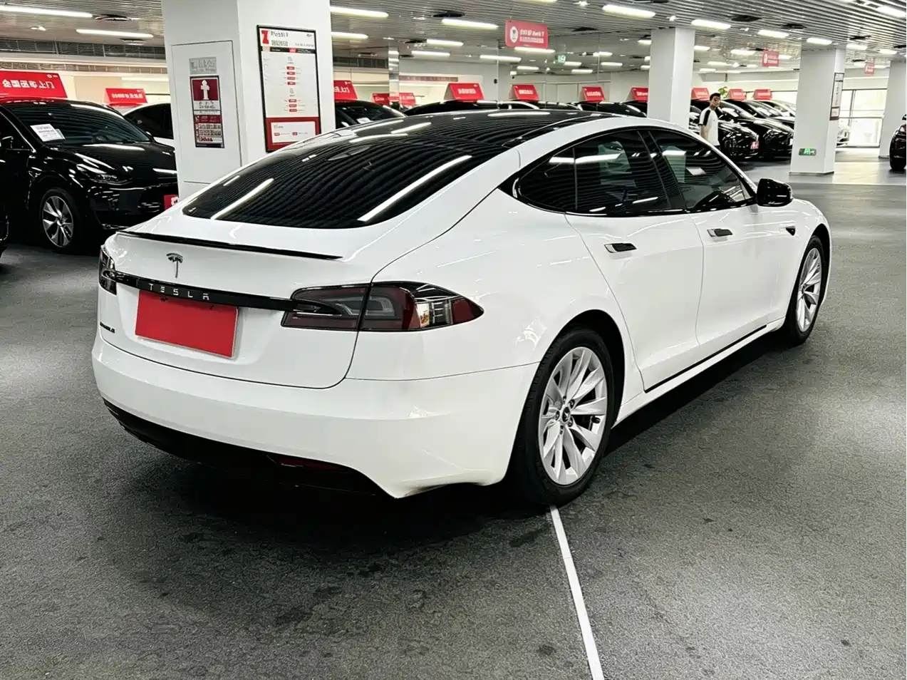 TESLA MODEL S