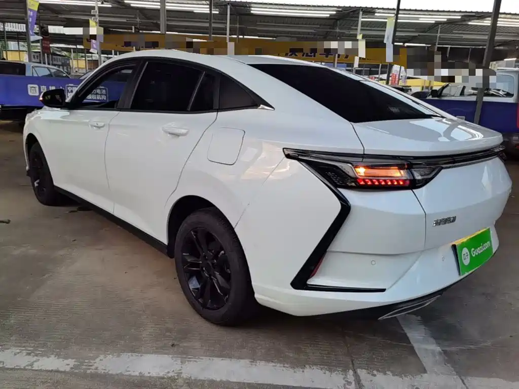 صورة 5 - Dongfeng Aeolus Yixuan
