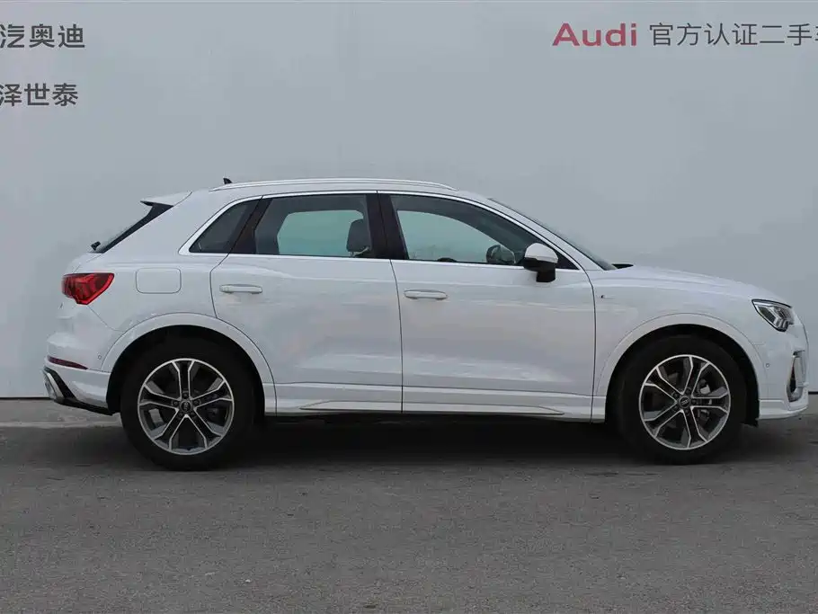 Audi Q3 2024 40 TFSI Fashion Sport фото 3