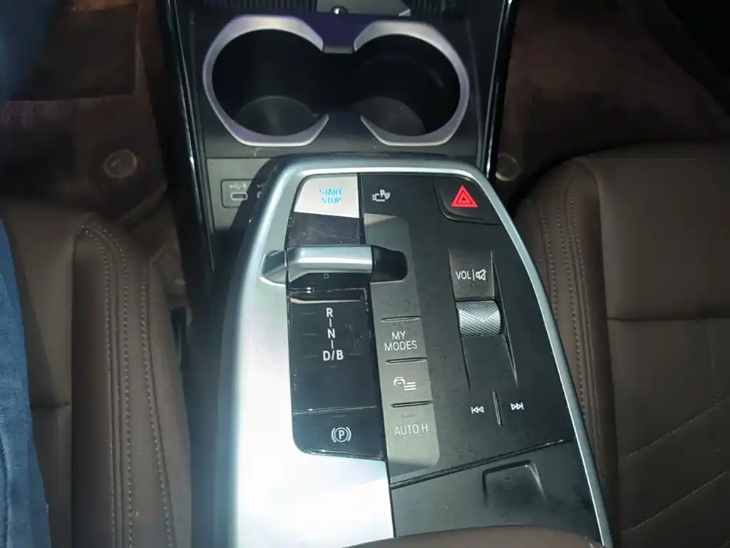 Photo 14 - BMW iX1