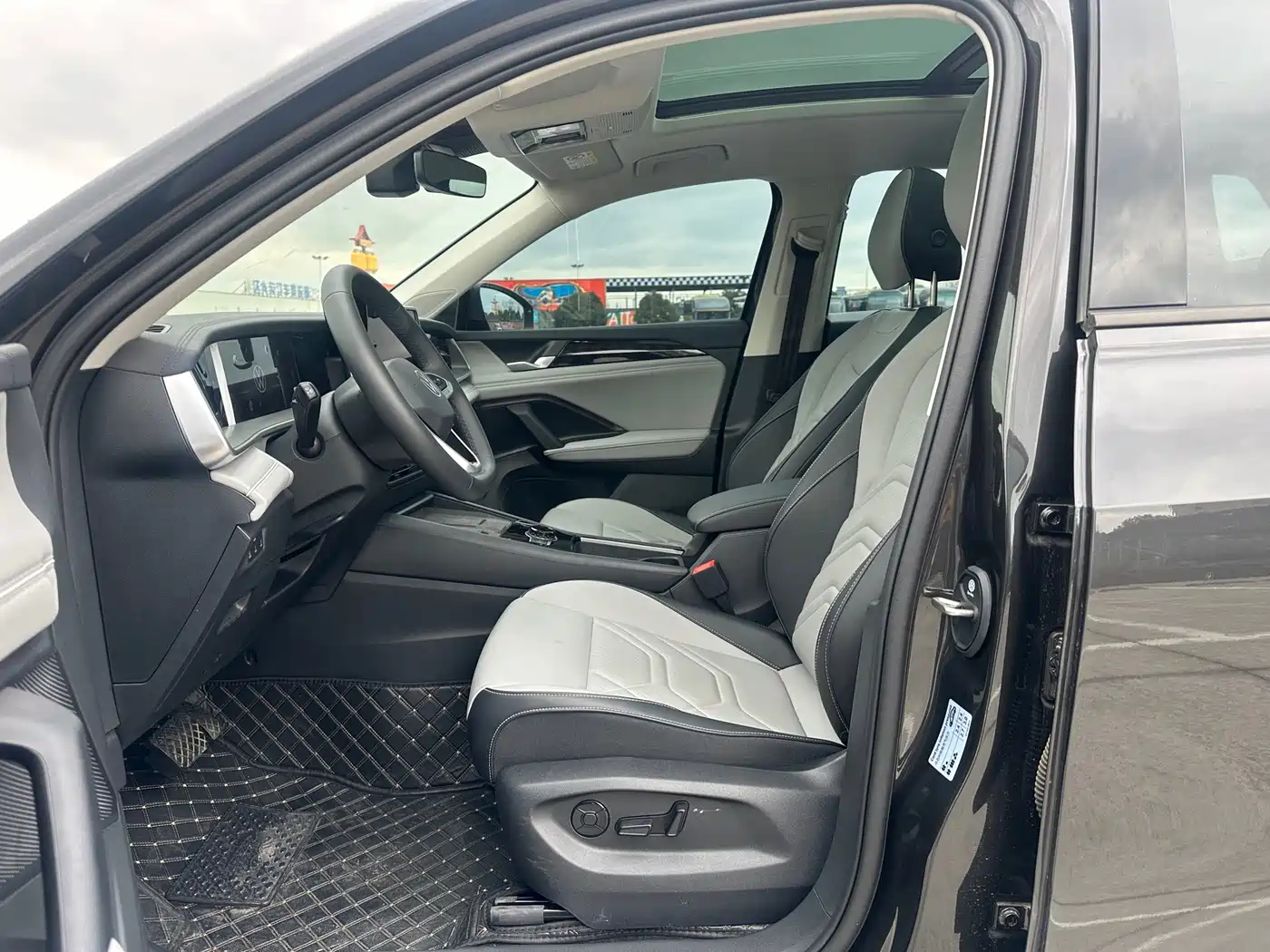 Volkswagen Tayron 2025 Tayron L 330TSI 2WD Elite фото 8