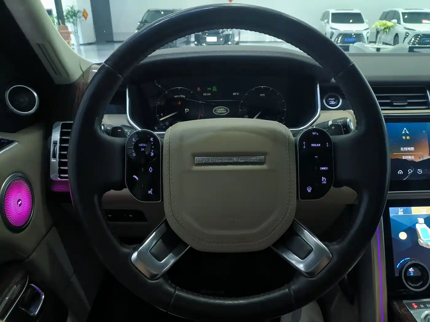 Photo 7 - Land Rover Range Rover
