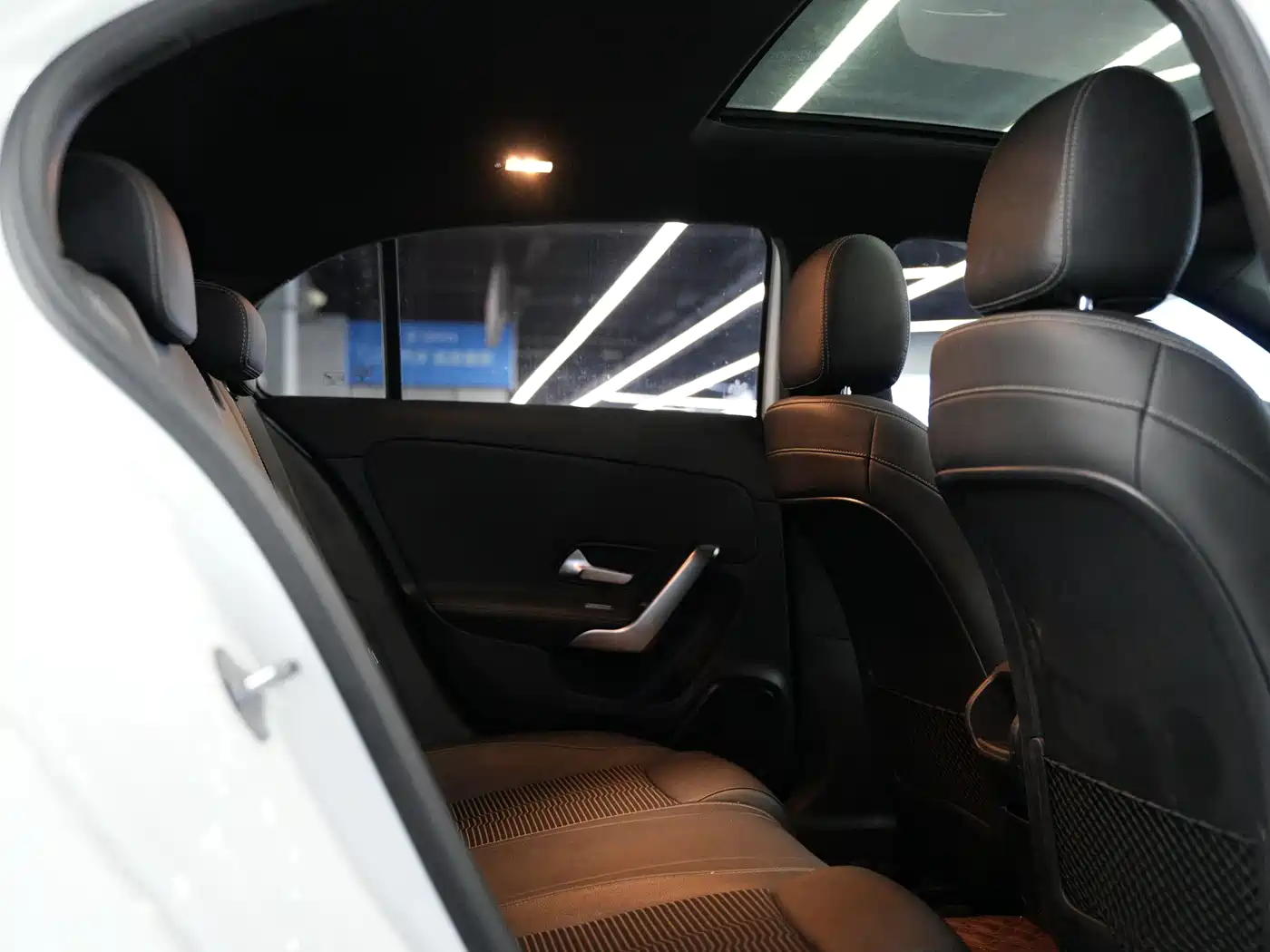 Mercedes-Benz A-Class (Import) 2019 A 200 Dynamic Version фото 15