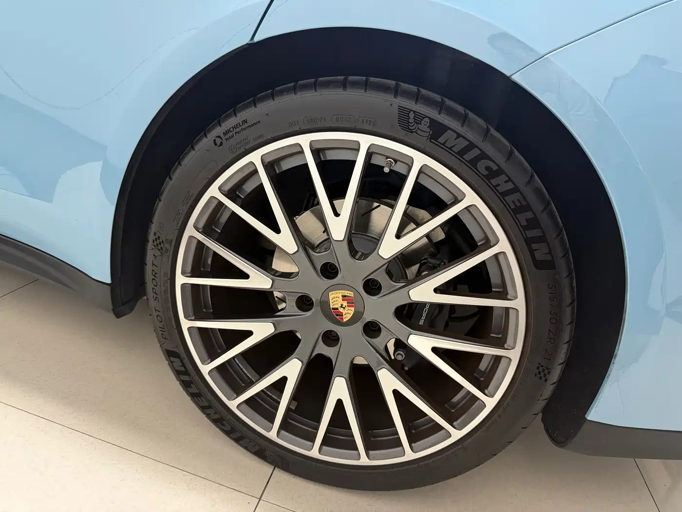 Photo 10 - Porsche Panamera