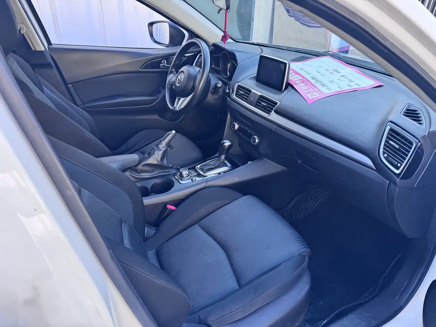 Mazda Mazda3 Axela 2014 Hatchback 1.5L Automatic Luxury фото 10