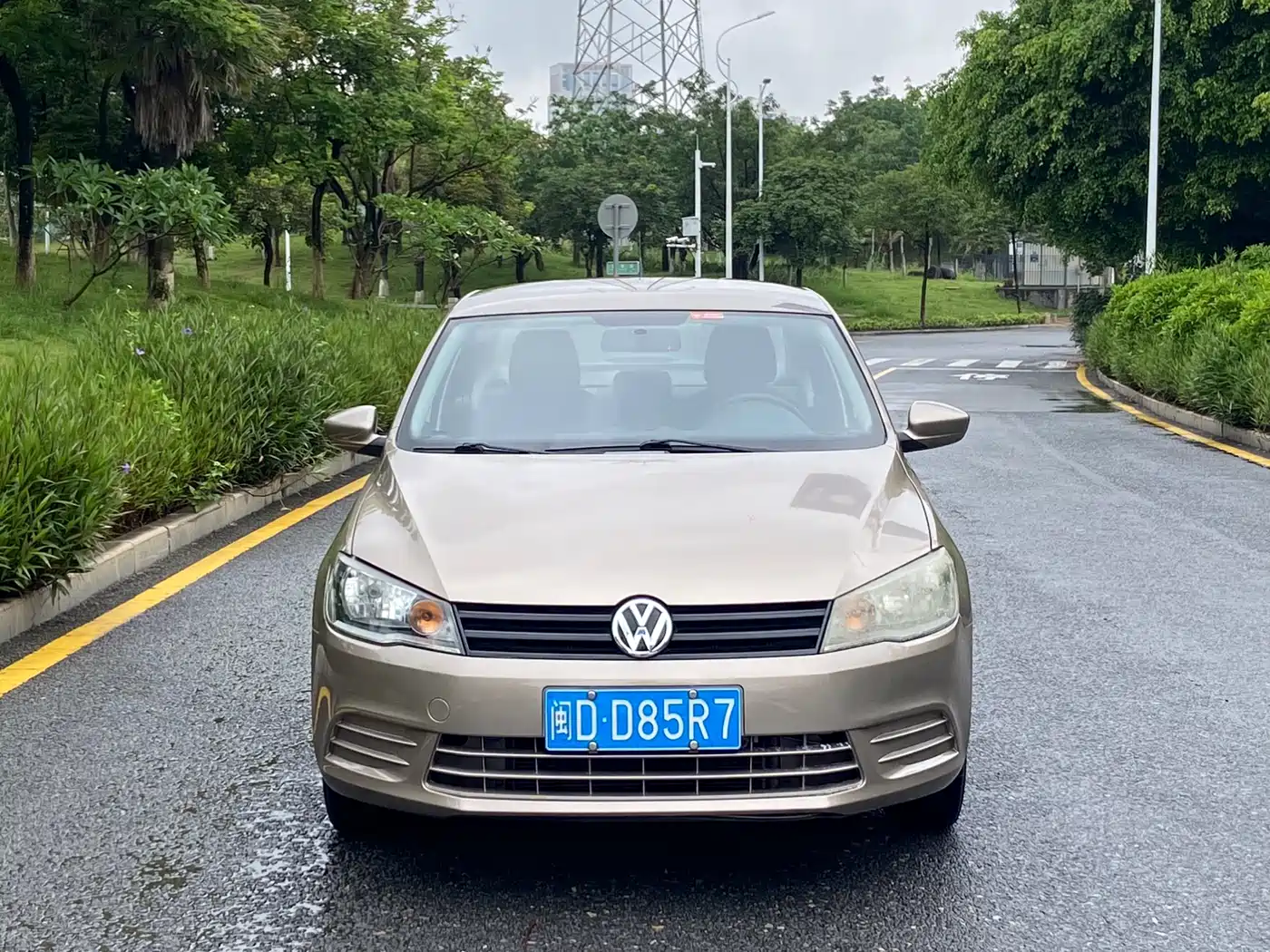 Photo 2 - Volkswagen Jetta