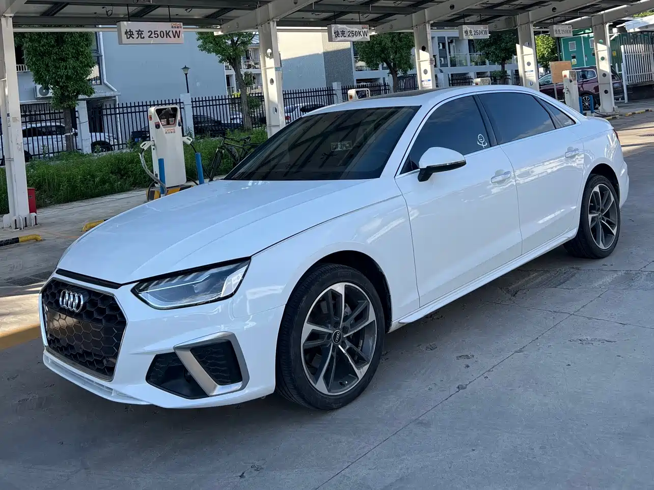 Audi A4L 2022 40 TFSI Fashion Elegance