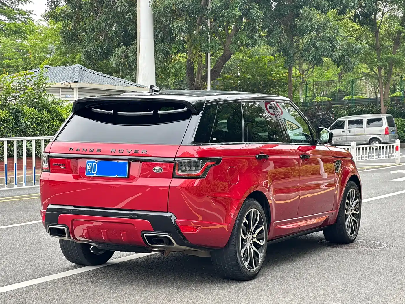 Land Rover Range Rover Sport 2016 3.0 SC V6 HST фото 4