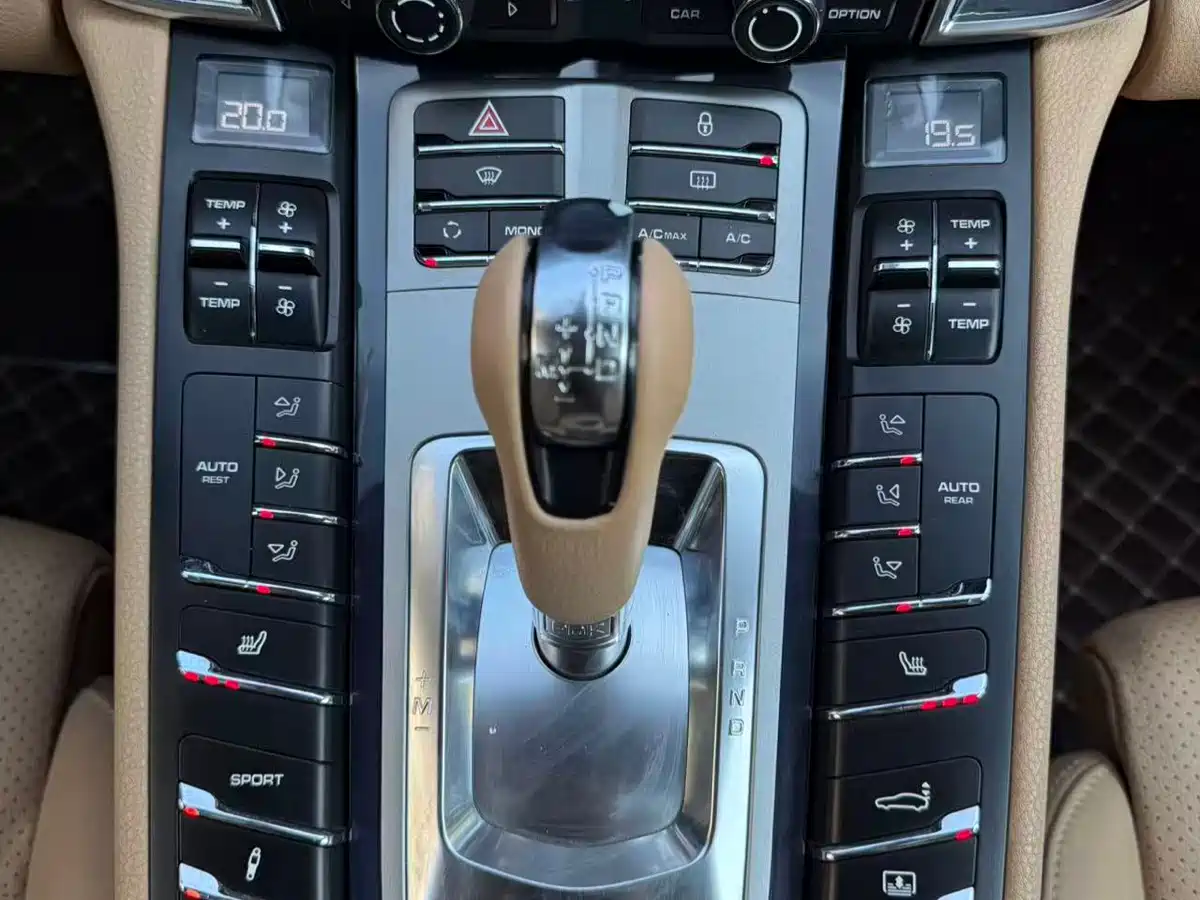 Porsche Panamera 2013 Panamera 4 Platinum Edition 3.6L фото 11