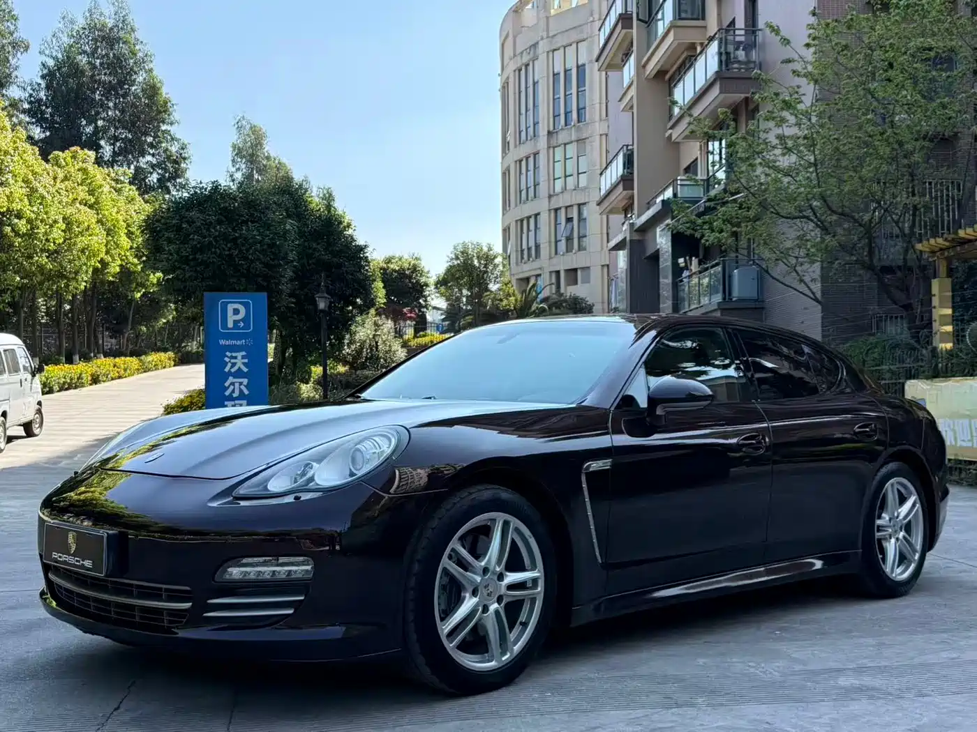 Porsche Panamera 2013 Panamera 4 Platinum Edition 3.6L фото 35